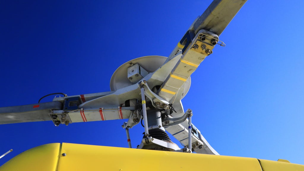 2 helicopters collide southeast of McMinnville in Oregon, killing 3 — St. Helena Schools news