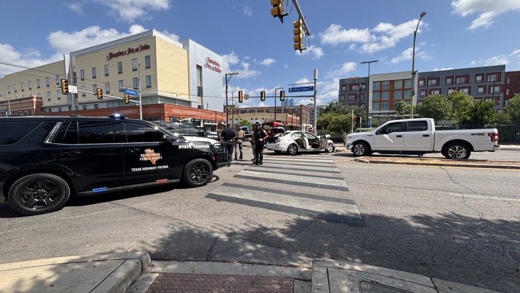 Texas DPS releases video of stolen car chase ending with four-vehicle downtown San Antonio crash — KENS 5 (San Antonio), St. Helena Business news
